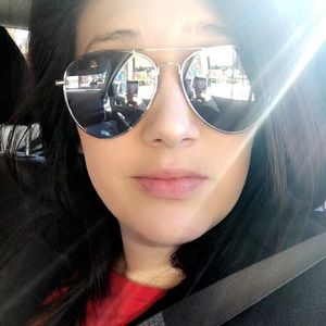 Meet your Posher, Sabrina